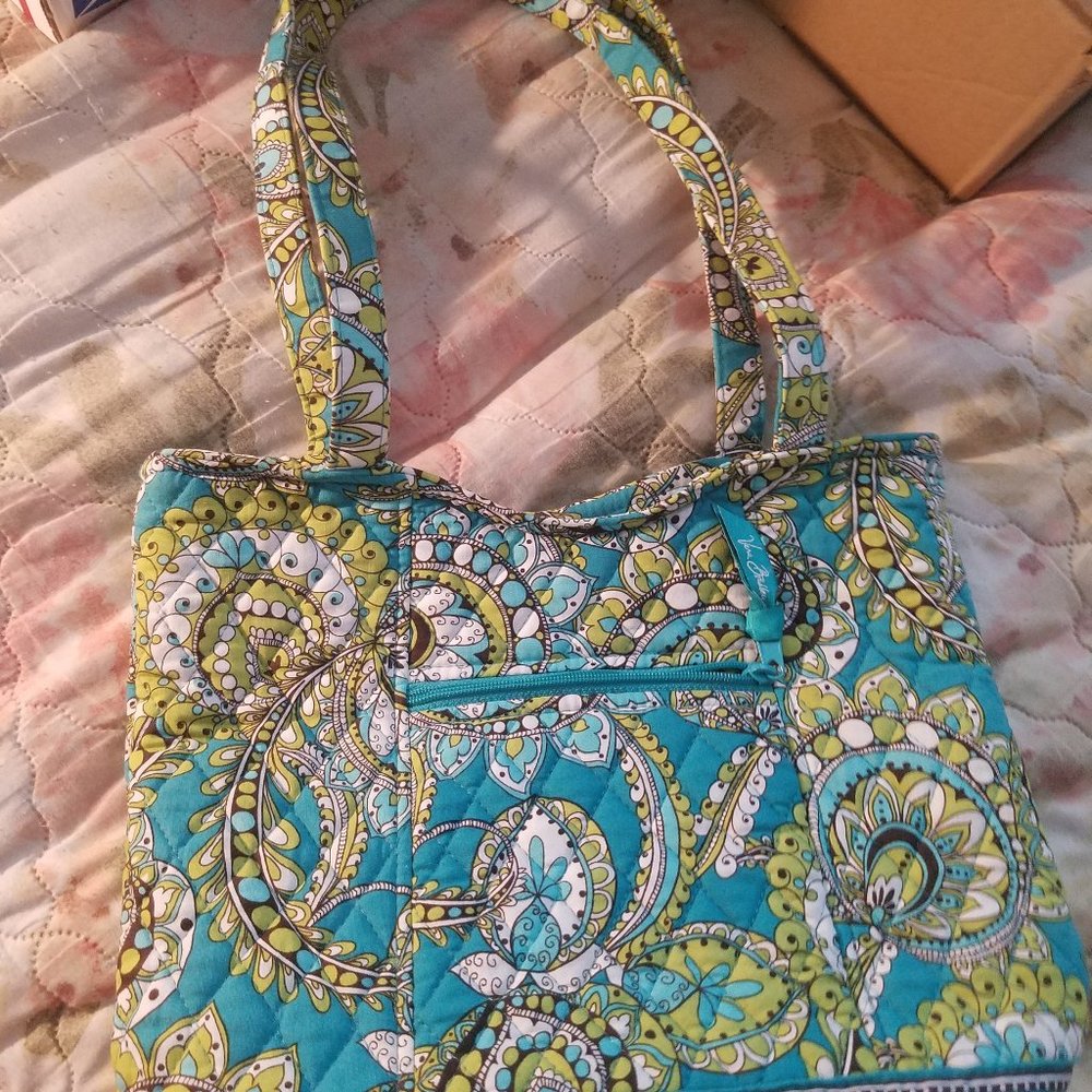 VERA BRADLEY TOTE